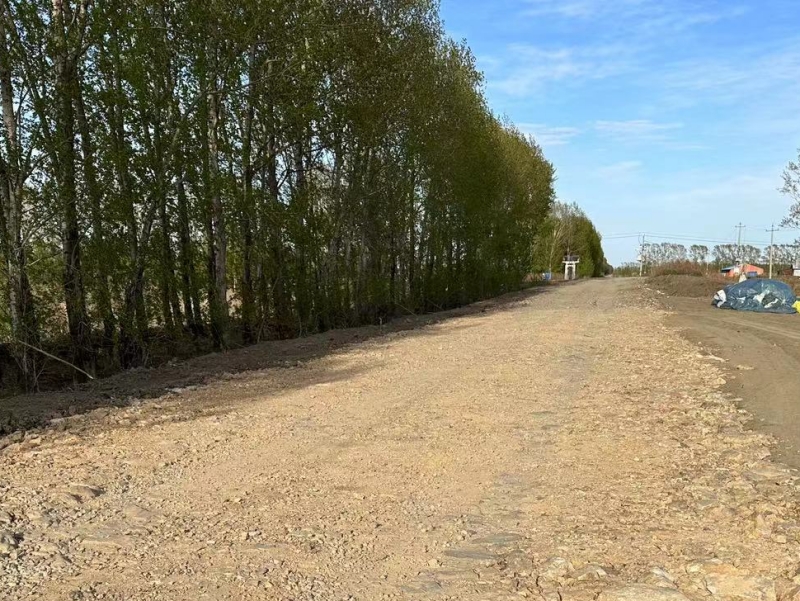 1715386122128432.jpg 田间道路.jpg