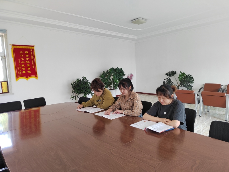 1725582828411652.jpg 读书002.jpg