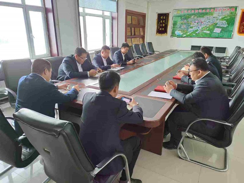 1748569999730364.jpg 第七管理区观看全国劳模和省级先优模范事迹宣讲会_副本.jpg